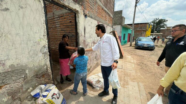 Brindan apoyo a familias afectadas por las lluvias en Aguascalientes