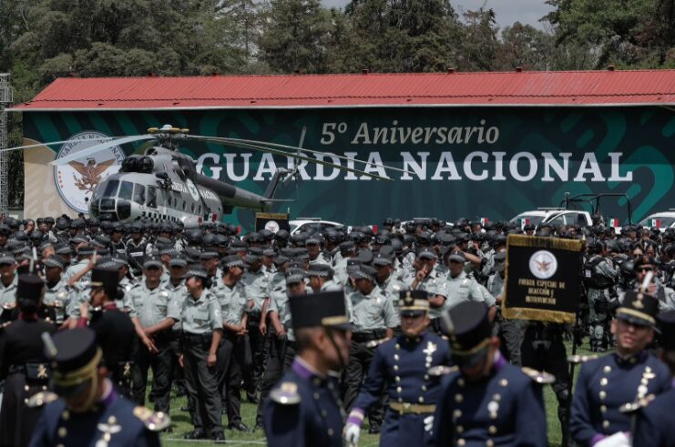 AMLO pide a la Guardia Nacional ser ejemplo de honestidad 