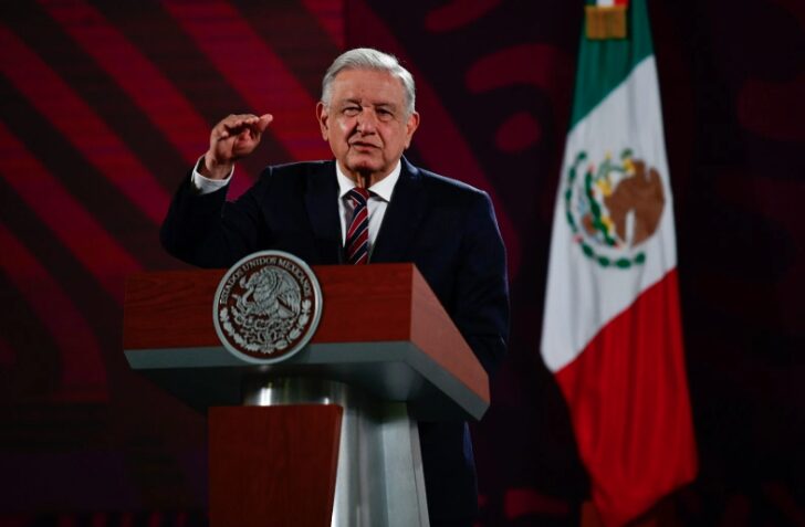 Ni yo soy cacique, ni Claudia es pelele: AMLO 