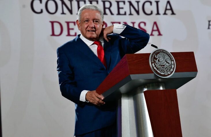 AMLO admite que “se le fue” establecer un requisito para ser juez en la reforma judicial 