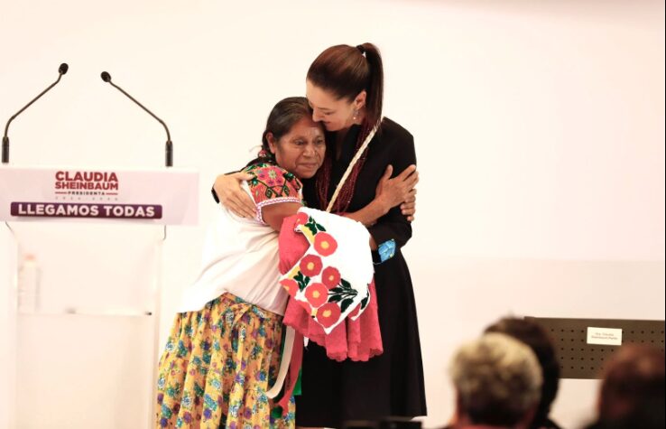 Ante mujeres indígenas, Sheinbaum reconoce el trabajo del hogar y confirma pensión