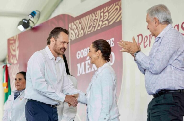 “¡Fuera Mauricio Kuri!”: Abuchean a gobernador de Querétaro en acto con AMLO y Sheinbaum