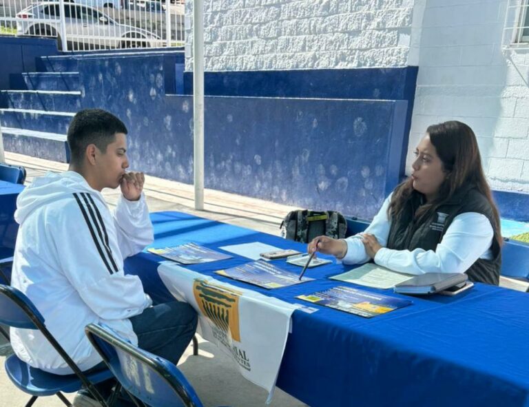 Este lunes, brigada de empleo en la colonia Nazario Ortiz Garza