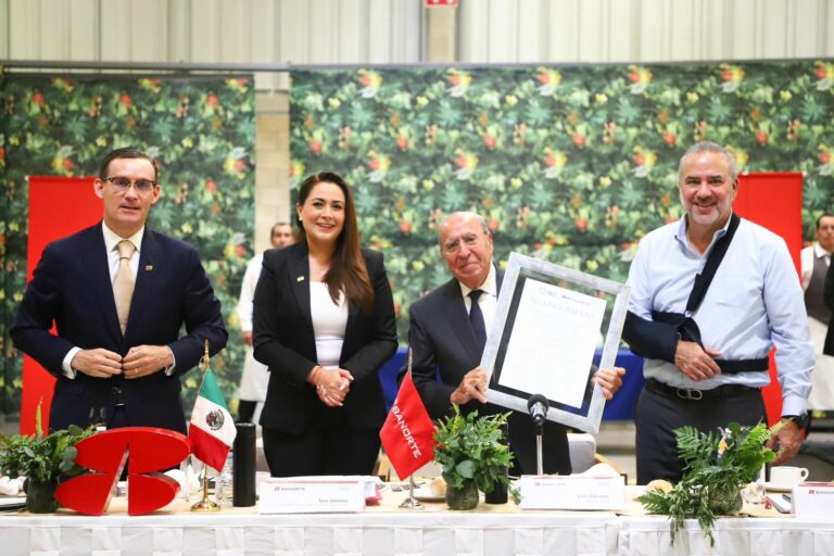 La gobernadora inauguró el Foro “Infraestructura es Desarrollo: Convirtiendo el Nearshoring en Inversión y Empleo”