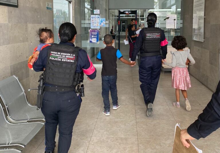Rescatan elementos de la Policía Rosa de la SSPE de Aguascalientes a tres menores
