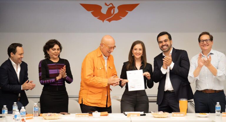 Anayeli Muñoz recibe su constancia de Diputada Federal Electa de Movimiento Ciudadano