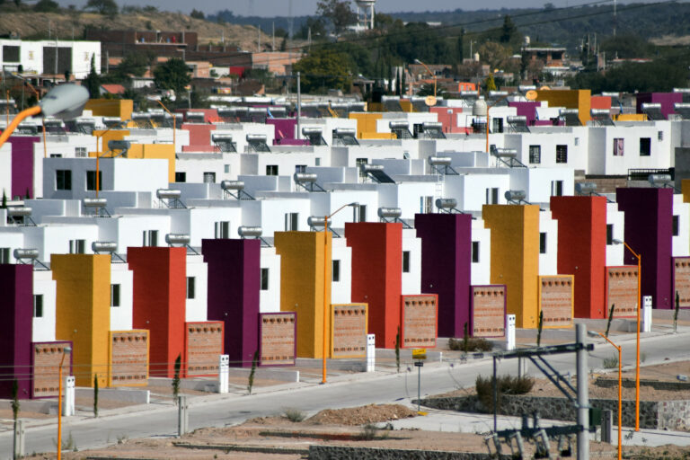 INFONAVIT planea construir un millón de casas para el próximo sexenio 