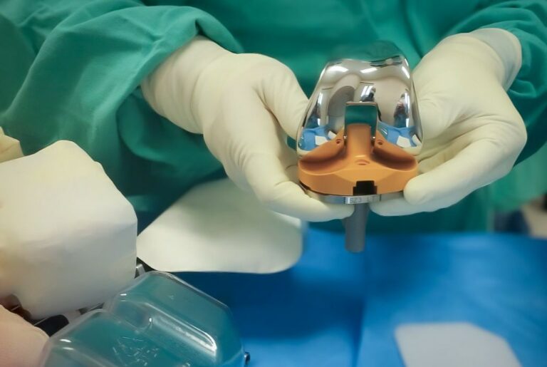 El IBPEA entrega prótesis de rodilla y cadera gratuitas a habitantes de Calvillo 