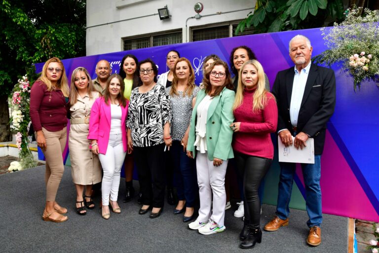 DIF estatal ofrece talleres para que jefas de familia puedan emprender su propio negocio 