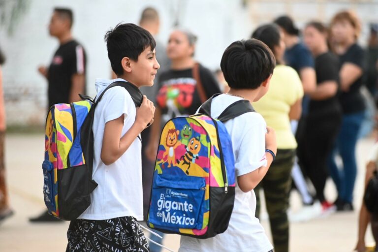 Tere Jiménez entregó apoyos escolares en Altavista y Las Flores