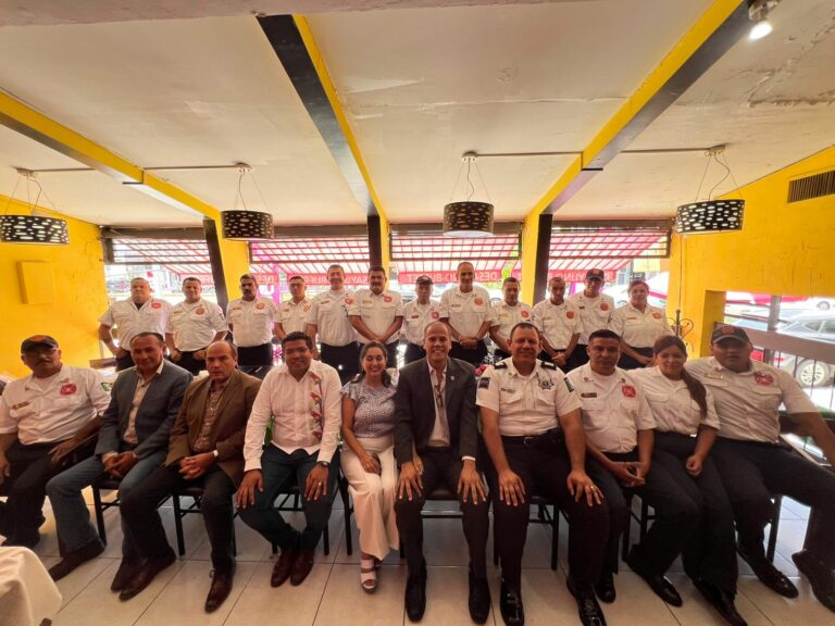 Reconoce el gobierno de Jesús María la labor de los bomberos