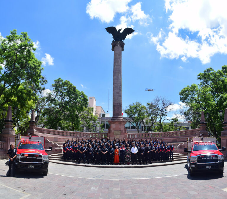 Ayuntamiento conmemoró el Día Nacional del Bombero con graduación de voluntarios 