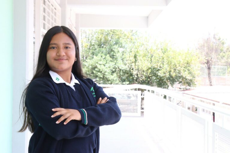 Alumna del CONALEP recibe reconocimiento nacional por excelencia académica 