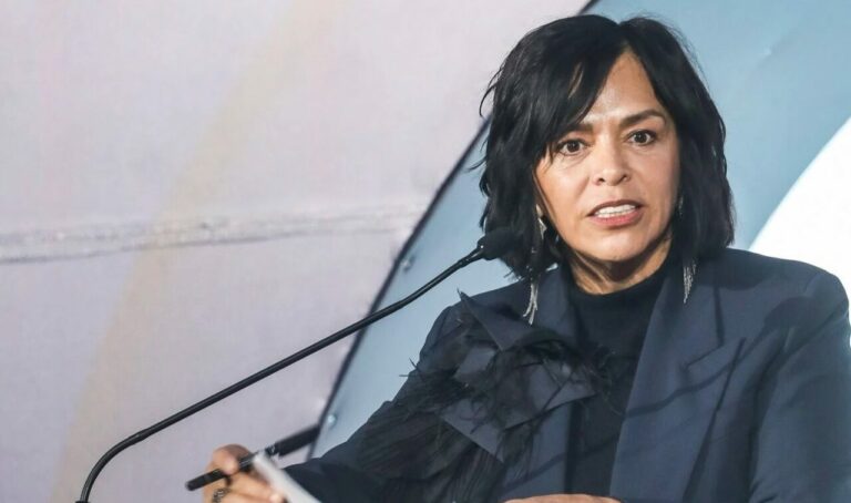 AMLO sugiere que “informante” de Anabel Hernández dé pistas sobre paradero de los 43 