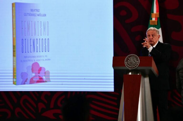 AMLO invita a la presentación del libro de Gutiérrez Müller 