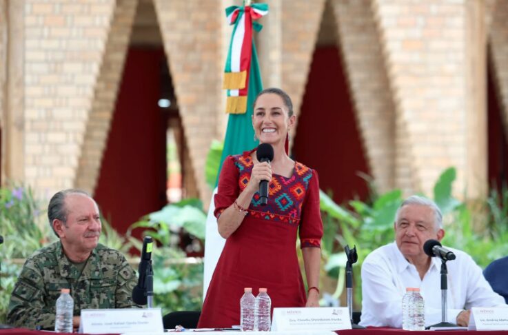 Son libres de manifestarse, pero no por ello están en lo correcto: Sheinbaum sobre la Marea Rosa 
