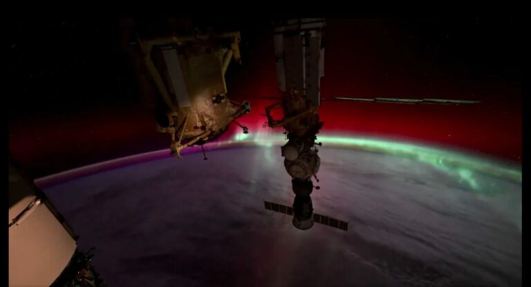 La NASA capta espectaculares imágenes de auroras boreales tras una serie de erupciones solares