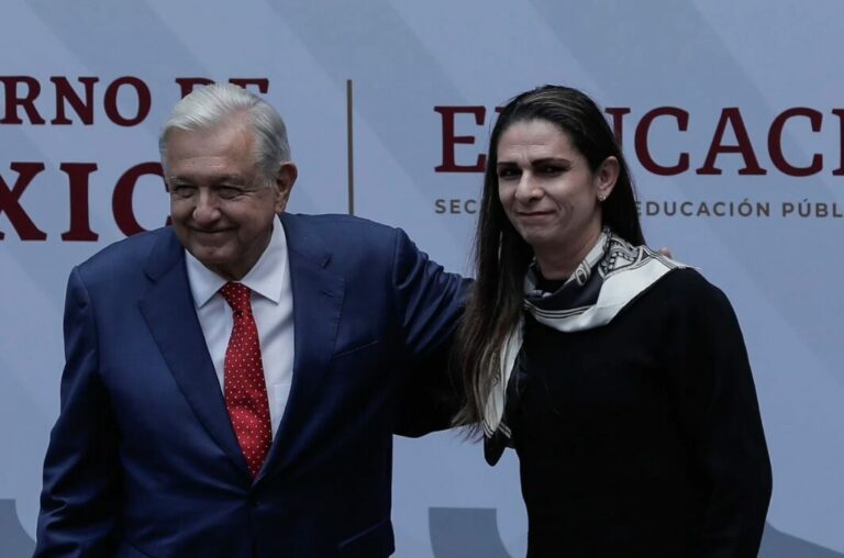 AMLO respalda a Guevara: ella tiene medalla de bronce en cuestionamientos de los medios, el oro es mío 