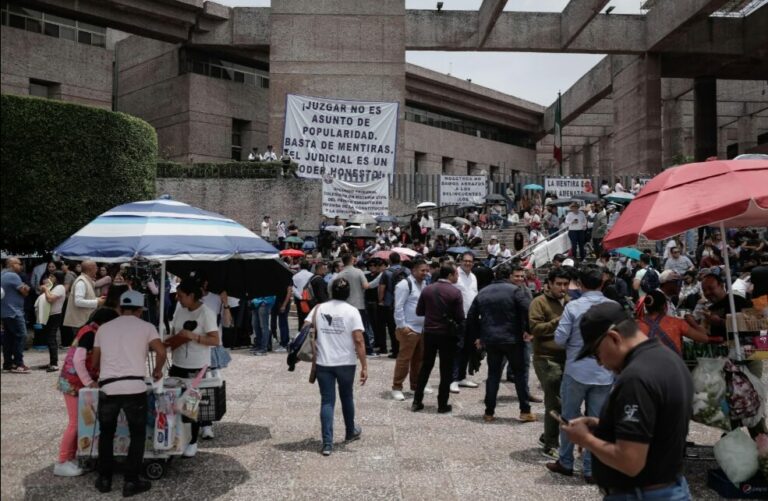 Trabajadores del PJF inician paro nacional contra la reforma judicial de AMLO 