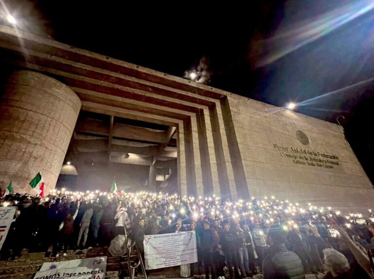 Jueces y magistrados de todo el país inician paro indefinido contra la reforma judicial de AMLO 