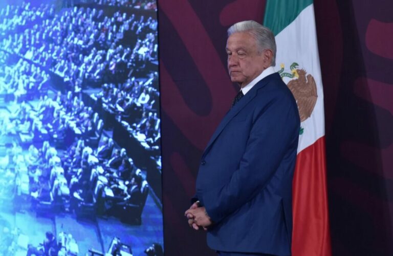 AMLO llamó a integrantes del INE a no dejarse presionar al repartir diputaciones plurinominales 