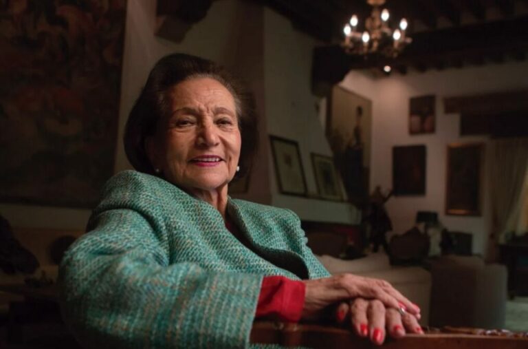 Ifigenia Martínez es designada como presidenta de la mesa directiva de los Diputados 