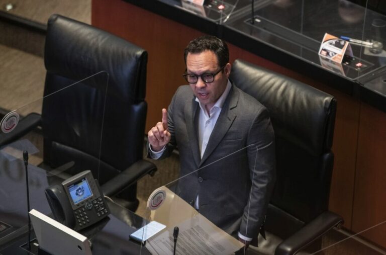 Clemente Castañeda repite como coordinador de Movimiento Ciudadano en el Senado 