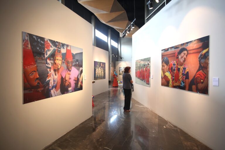 Galería del ISSSTE expone riqueza cultural de pueblos originarios
