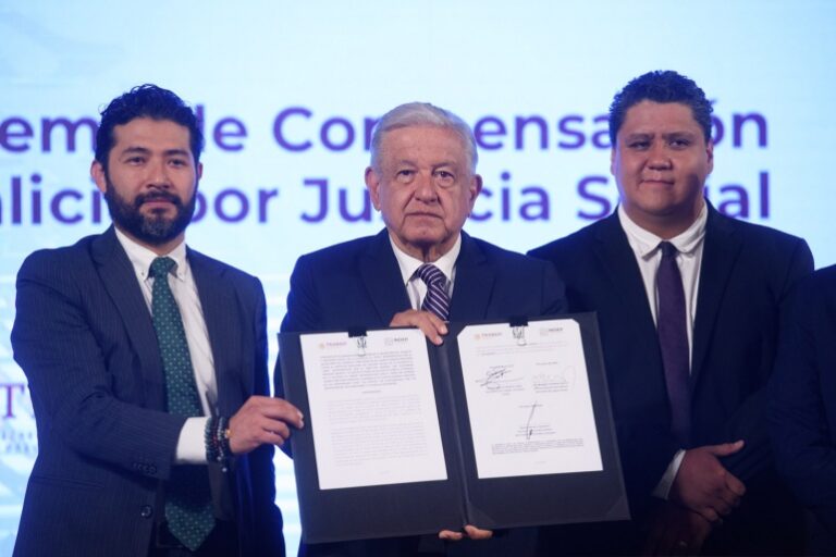 Firman convenio para sumar a mil 350 extrabajadores de Luz y Fuerza al Sistema de Compensación Vitalicia