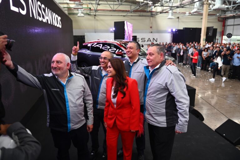 Tere Jiménez encabezó el arranque de producción del Nissan Kicks 2025