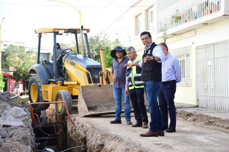 Municipio avanza en la renovación de infraestructura hidrosanitaria en calles del centro
