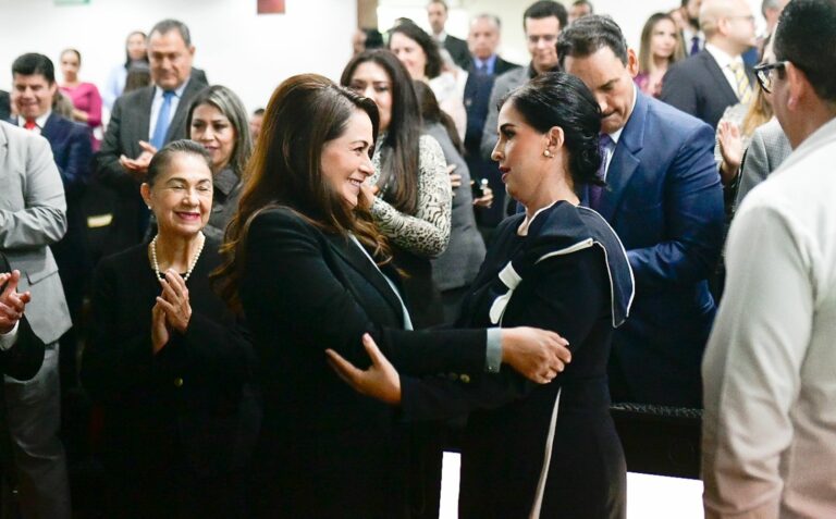 Tere Jiménez deseó éxito a la nueva presidenta del TEEA