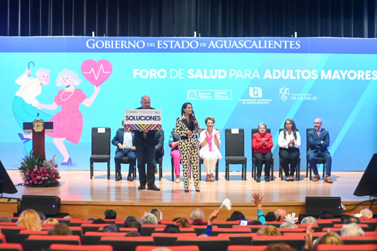 La gobernadora inauguró el Foro de la Salud para Adultos Mayores 2024