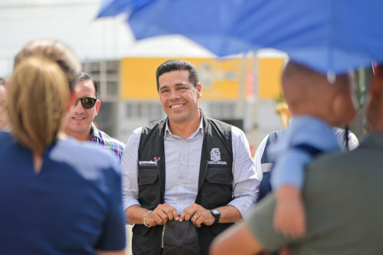 Municipio invierte 14.7 mdp en la pavimentación de la avenida Mercado de Abastos