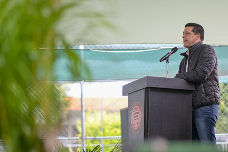 Leo Montañez dio inicio a las Brigadas de Salud Mental en Escuelas