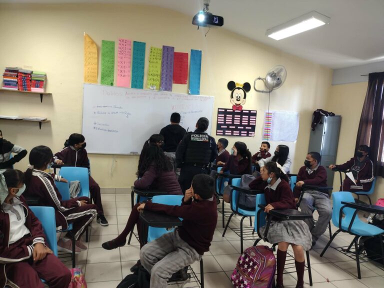 Policías Visitan escuela en Tepezalá