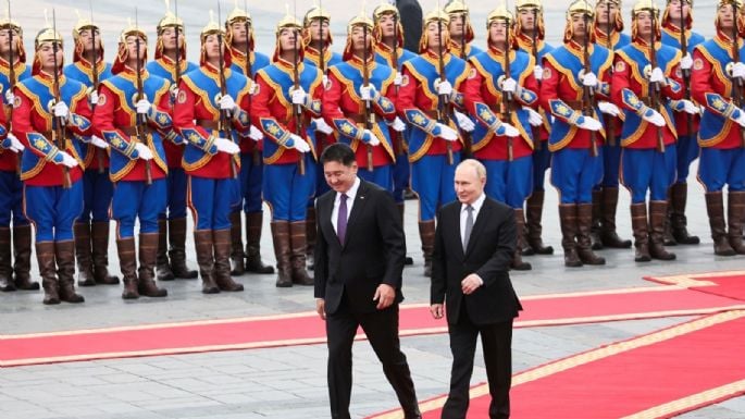 Mongolia ignora orden internacional de arresto contra Putin y lo recibe con alfombra roja