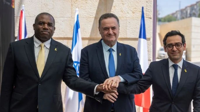 Reino Unido anuncia suspensión de exportaciones de algunas armas a Israel