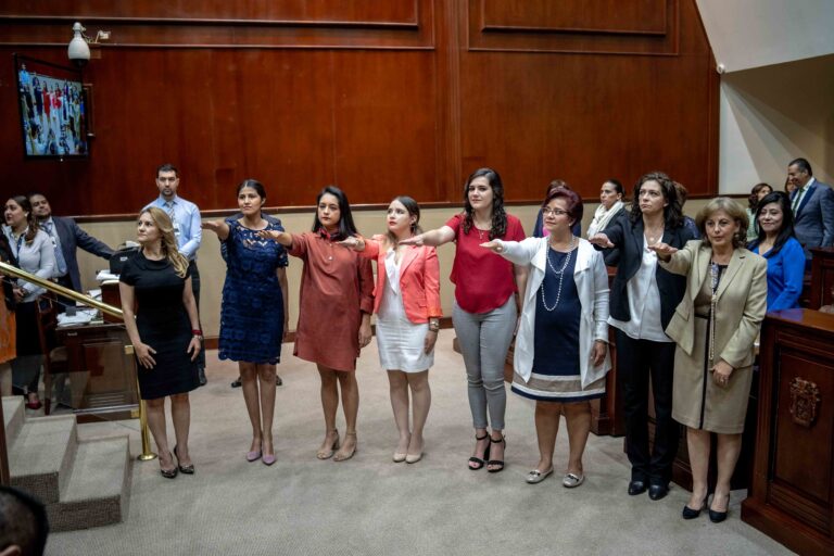 Las mujeres siguen subrepresentadas en puestos superiores de secretarías de Estado
