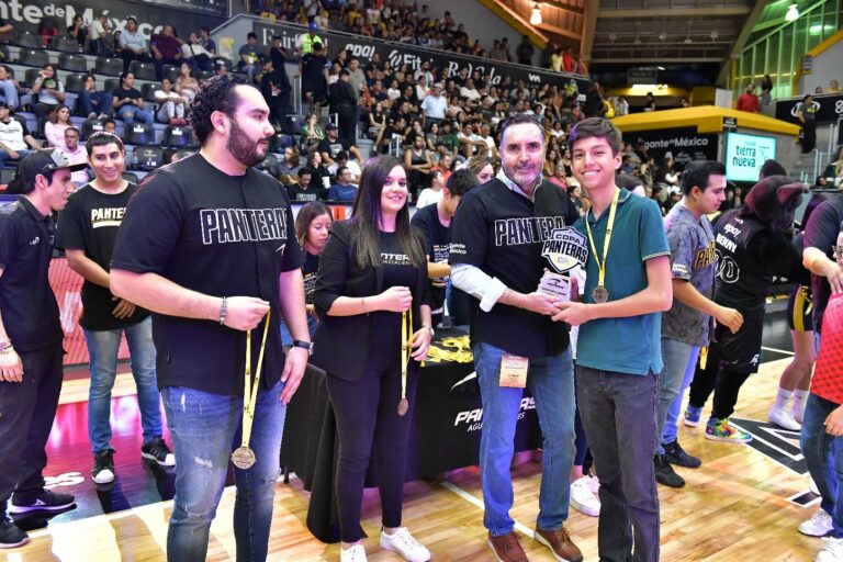 Premian a ganadores de Copa Panteras