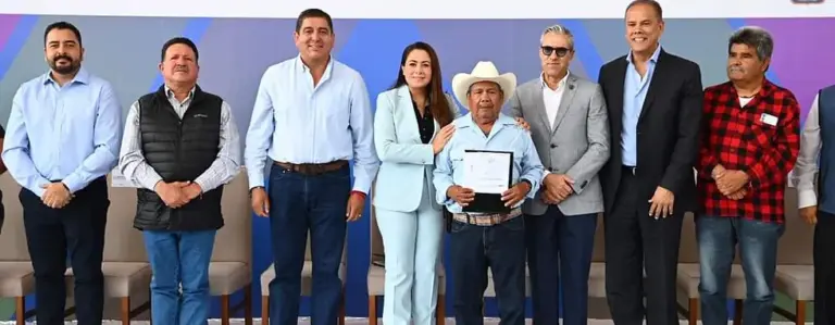 Tere Jiménez entregó más de mil escrituras a familias que esperaron 30 años para cristalizar ese sueño