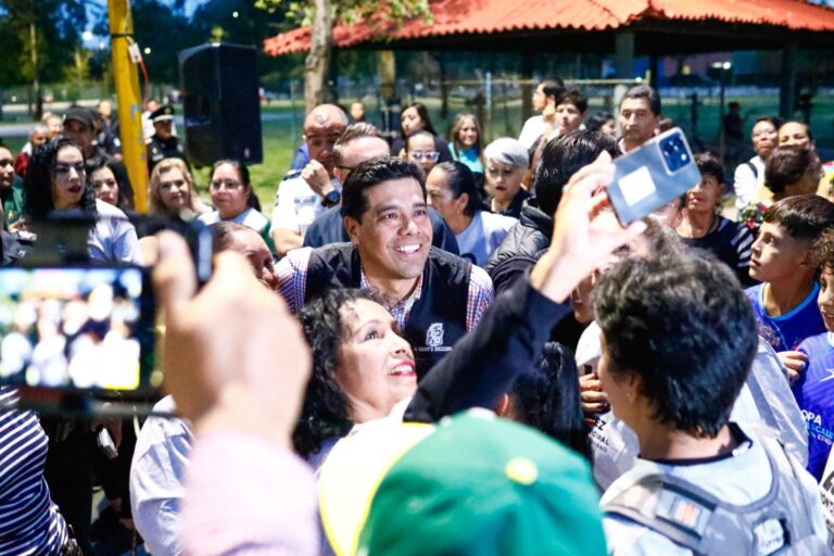 Leo Montañez presentó su Informe en Feria Deportiva en el Parque Azul