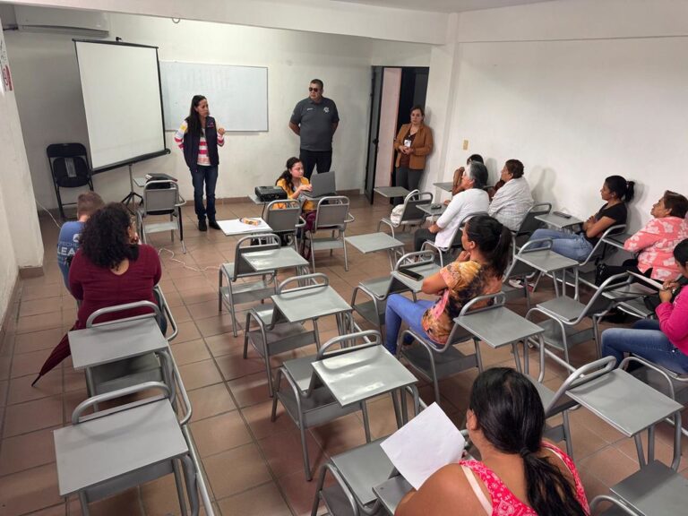 Realizan pláticas de Vecino Vigilante en Calvillo