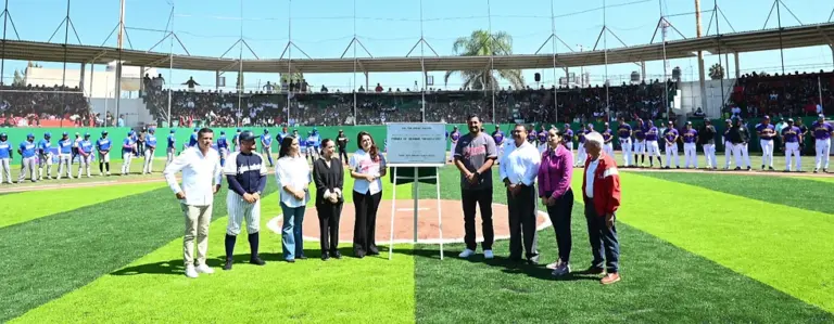 Tere Jiménez entregó obras de remodelación del Parque de Beisbol de Pabellón de Arteaga