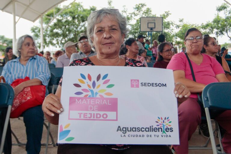 Leo Montañez impulsa desarrollo de mujeres y niñas de Aguascalientes