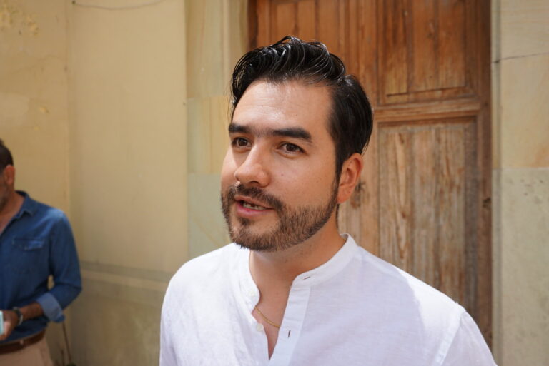 Denuncia diputado descuido en parques y falta de áreas de esparcimiento para jóvenes