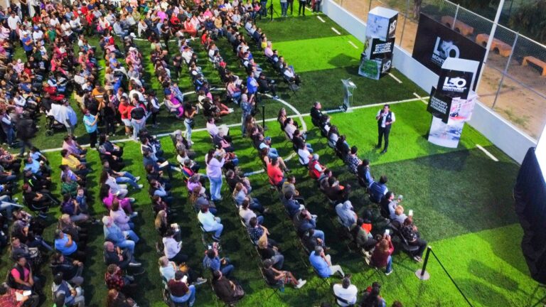 Leo Montañez presentó su Informe en el fraccionamiento Villa Sur