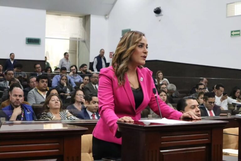 Arlette Muñoz aboga por priorizar la educación dual en Aguascalientes