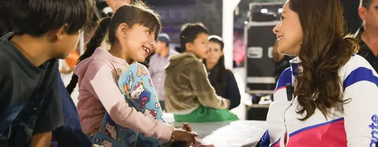 Tere Jiménez entrega útiles escolares, mochilas, zapatos y tenis a más de 4 mil familias de la Insurgentes