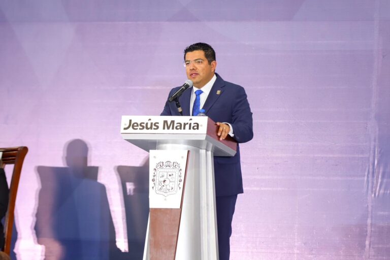 César Medina rinde protesta como presidente municipal de Jesús María